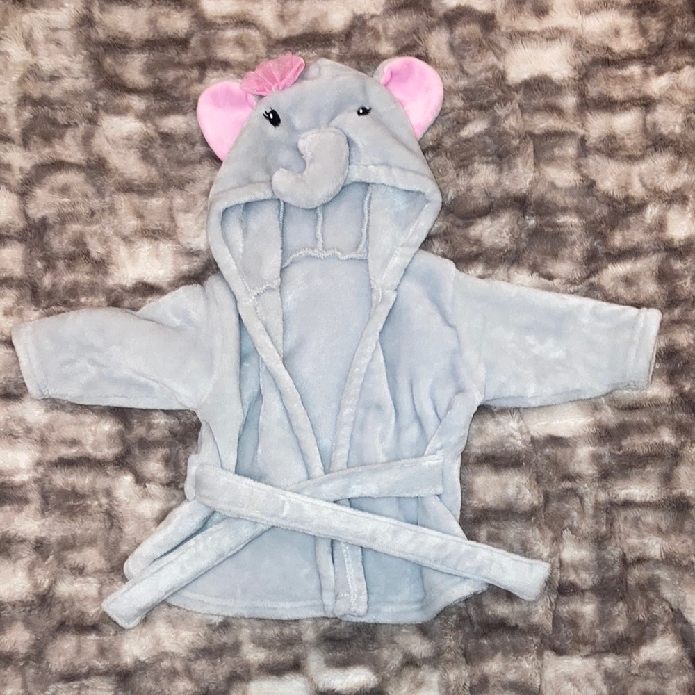 Infant robe. 0-9 months.